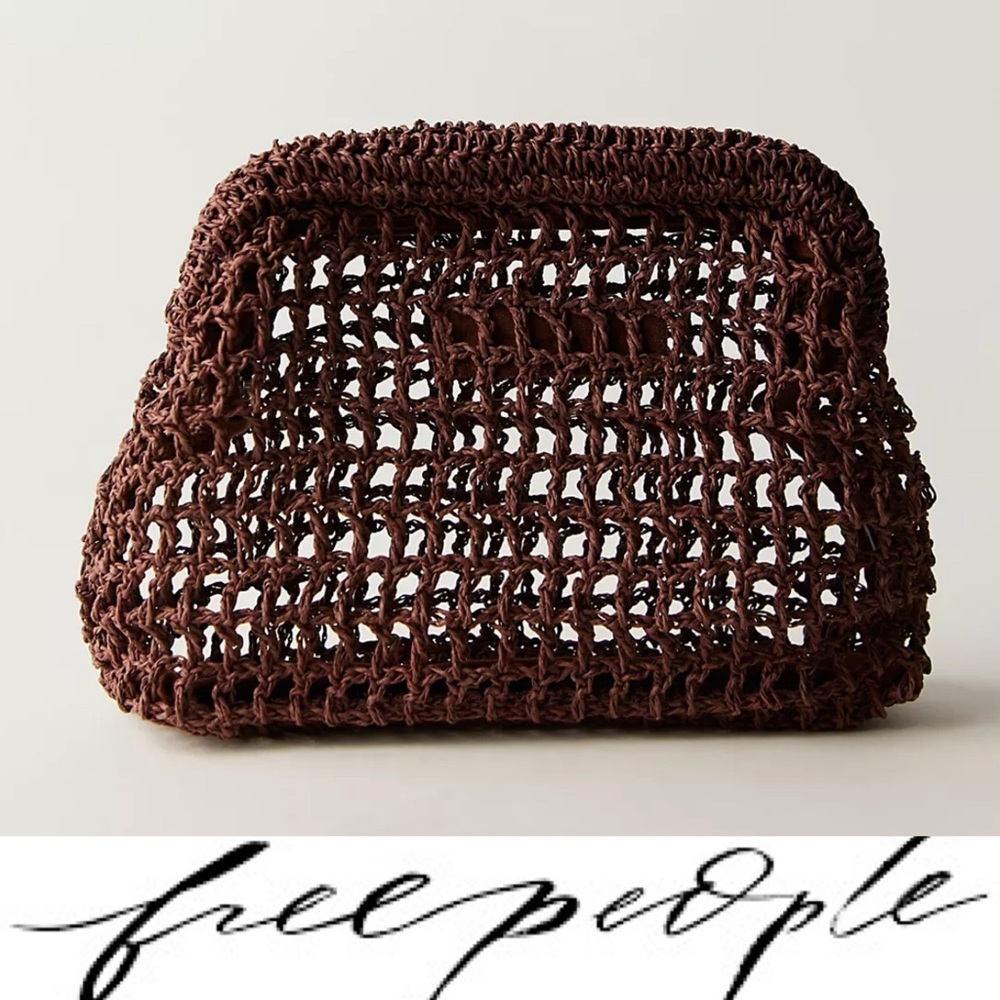 Gorgeous, Free People Sand Bound Clutch in Chocolate NWT❤️